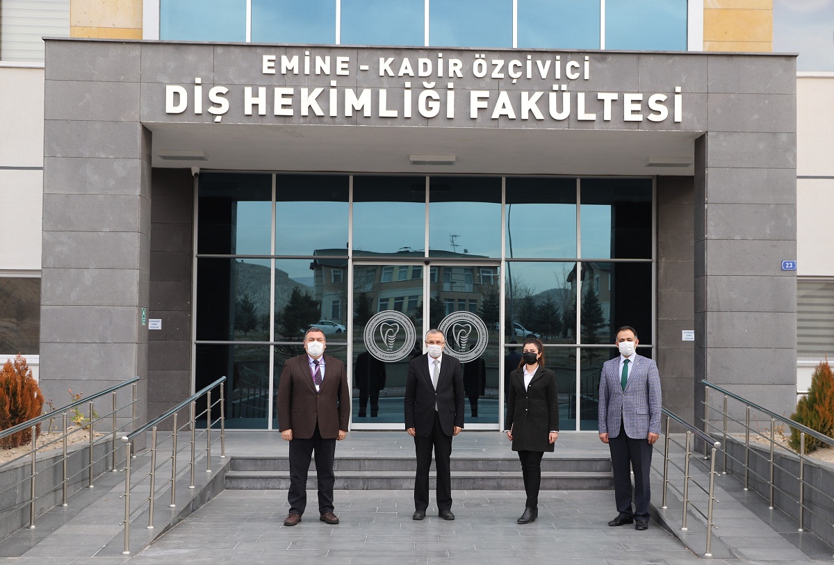 nuh naci yazgan universitesi dis hekimligi fakultesi ile ted kayseri koleji vakfi okullari arasinda sosyal kulturel ve bilimsel isbirligi kapsaminda iki protokol imzalandi ted kayseri koleji